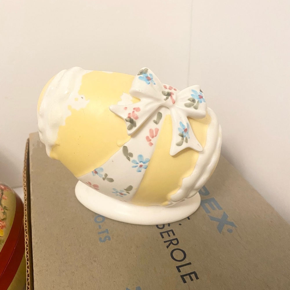 •Vintage• Inarco Easter Egg Planter